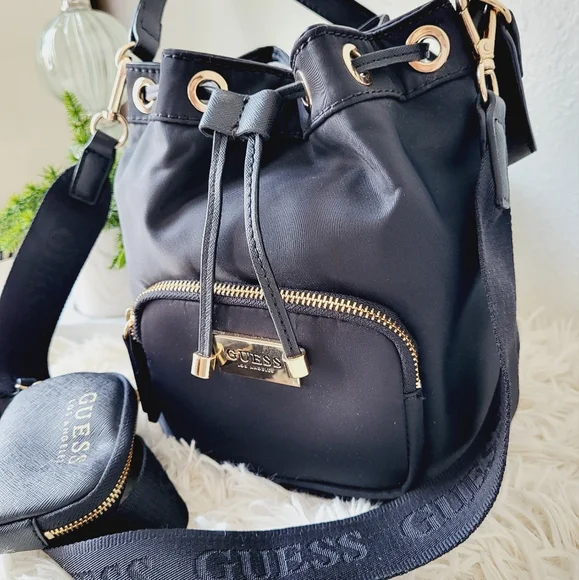 Guess bag - Picture 2 of 9
